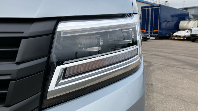 Volkswagen Crafter Cr35 Mwb Diesel Fwd 2.0 TDI 140PS Commerce Plus High Roof Van - Image 22